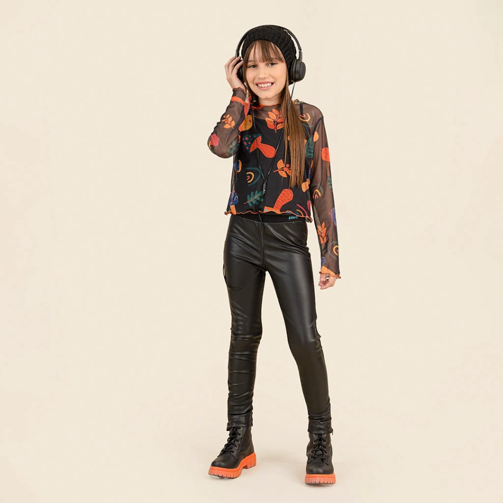 Blusa cropped infantil alongado em tule: Estilo e conforto em uma única peça